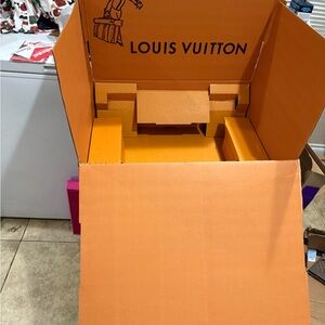 Louis Vuitton Vibrant Orange Packaging